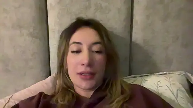 Gabby cruz  online show from 12.04.24