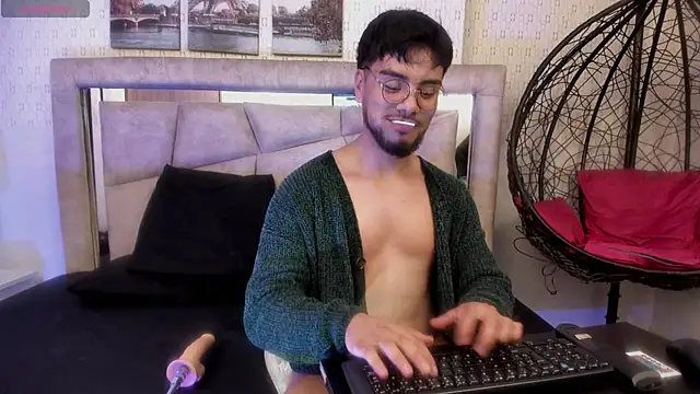 Snapshot of Tommidubois chatting on 02.12.25 Tommidubois online show from 02.12.25