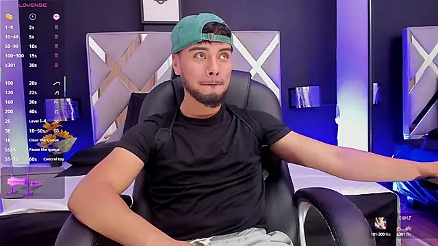 Snapshot of Tommidubois chatting on 03.09.25 Tommidubois online show from 03.09.25