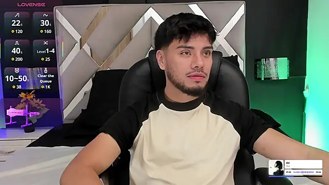 Snapshot of Tommidubois chatting on 03.19.25 Tommidubois online show from 03.19.25