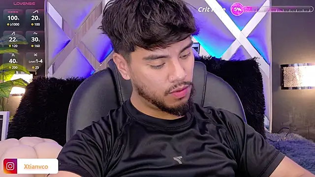 Snapshot of Tommidubois chatting on 09.18.25 Tommidubois online show from 09.18.25