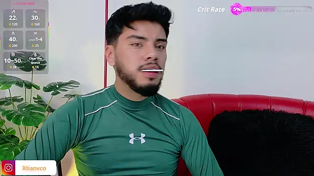 Snapshot of Tommidubois chatting on 10.24.25 Tommidubois online show from 10.24.25