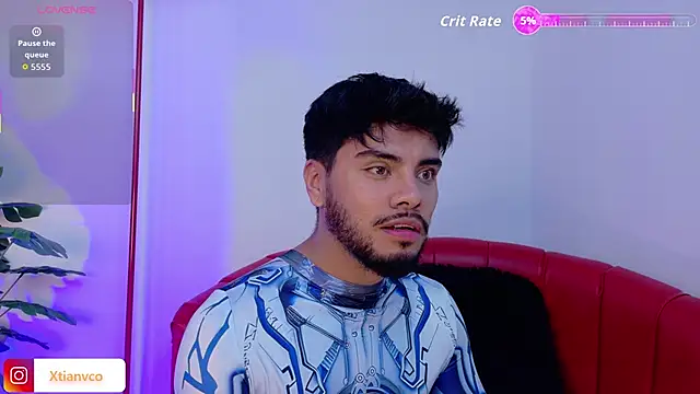 Snapshot of Tommidubois chatting on 10.31.25 Tommidubois online show from 10.31.25