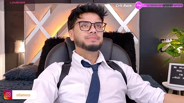 Snapshot of Tommidubois chatting on 11.29.25 Tommidubois online show from 11.29.25