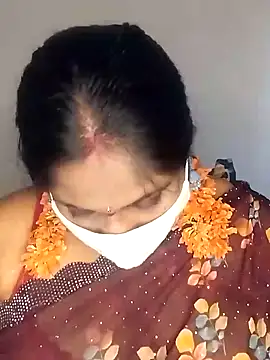 Snapshot of Sexy_Radhikaa chatting on 03.02.25 Sexy Radhikaa online show from 03.02.25