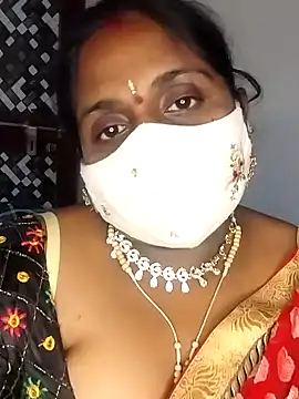 Snapshot of Sexy_Radhikaa chatting on 03.18.25 Sexy Radhikaa online show from 03.18.25