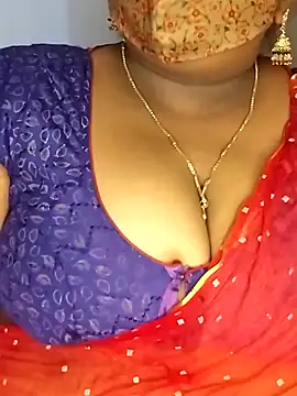 Snapshot of Sexy_Radhikaa chatting on 04.30.26 Sexy Radhikaa online show from 04.30.26