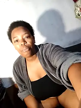 curvyloneah75 online show from 02.18.25