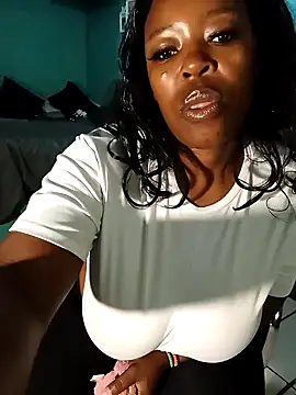 curvyloneah75 online show from 03.20.25