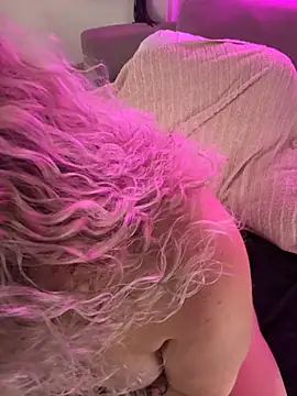 CurvyAnonymousGirl89 online show from 10.19.25