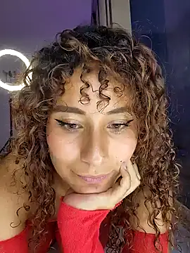 Snapshot of varenkaivanova_22 chatting on 12.08.24 varenkaivanova 22 online show from 12.08.24