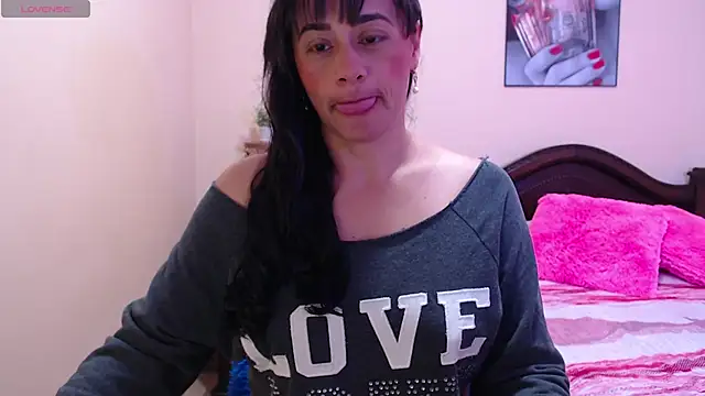 sara florez1 online show from 11.15.25