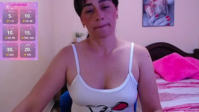 sara florez1 online show from 11.26.25