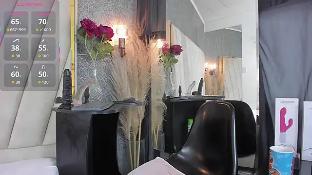 Snapshot of Madison-Diaz chatting on 09.26.25 Madison-Diaz online show from 09.26.25