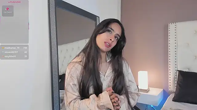 Snapshot of Julia_Martinez_ chatting on 04.29.26 Julia Martinez online show from 04.29.26
