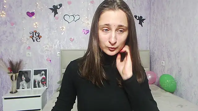 Snapshot of MichelLeee chatting on 02.04.25 MichelLeee online show from 02.04.25