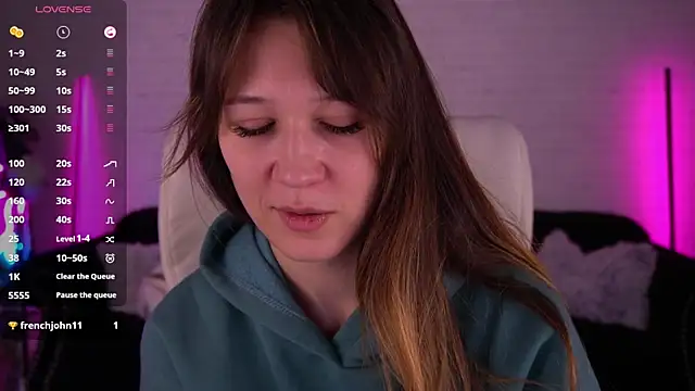 Snapshot of DreamyLinaa chatting on 01.28.25 DreamyLinaa online show from 01.28.25