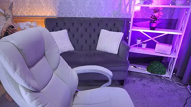 DreamyLinaa online show from 03.18.26