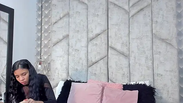 AshleyHill2 online show from 12.23.25