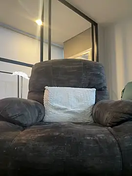 DimitriSullivan  online show from 02.22.25