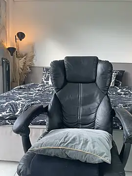 DimitriSullivan  online show from 01.14.26