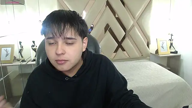 Snapshot of AndrewPherson chatting on 01.16.25 AndrewPherson online show from 01.16.25