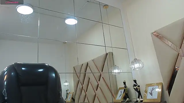 Snapshot of AndrewPherson chatting on 01.25.25 AndrewPherson online show from 01.25.25