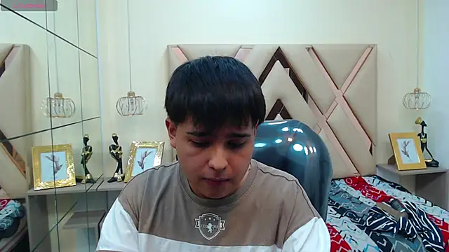 Snapshot of AndrewPherson chatting on 01.30.25 AndrewPherson online show from 01.30.25