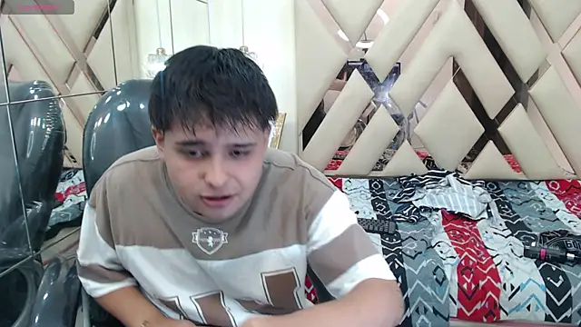 Snapshot of AndrewPherson chatting on 01.30.25 AndrewPherson online show from 01.30.25