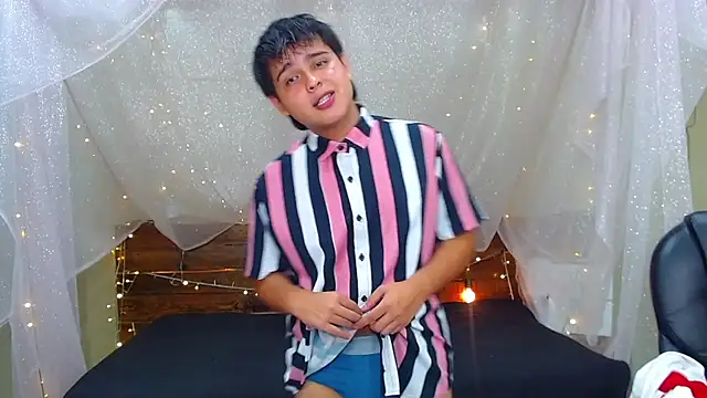 Snapshot of AndrewPherson chatting on 03.01.25 AndrewPherson online show from 03.01.25