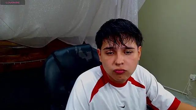 Snapshot of AndrewPherson chatting on 03.17.25 AndrewPherson online show from 03.17.25