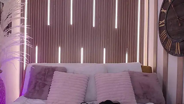 Aniie Doll online show from 11.25.25