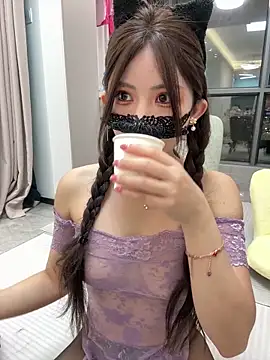 Selenaaaaa- online show from 03.04.25