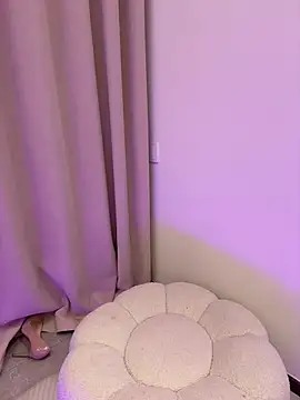 Selenaaaaa- online show from 03.17.25