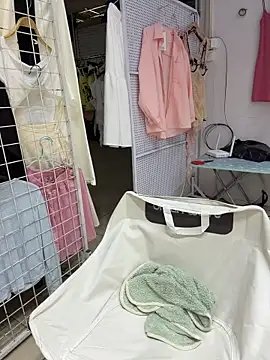 Selenaaaaa- online show from 03.25.26