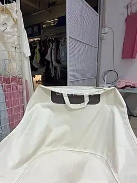 Selenaaaaa- online show from 04.14.26