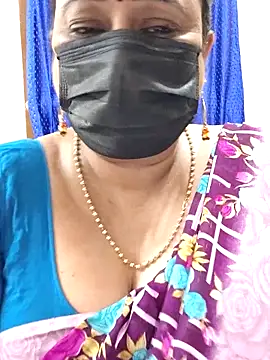 Snapshot of rekha_naier chatting on 09.26.25 rekha naier online show from 09.26.25