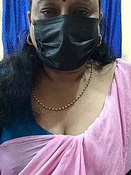 Snapshot of rekha_naier chatting on 10.10.25 rekha naier online show from 10.10.25