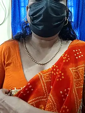 Snapshot of rekha_naier chatting on 10.11.25 rekha naier online show from 10.11.25