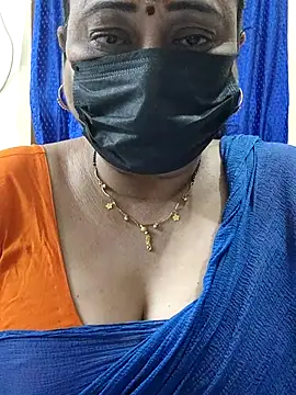 Snapshot of rekha_naier chatting on 10.11.25 rekha naier online show from 10.11.25