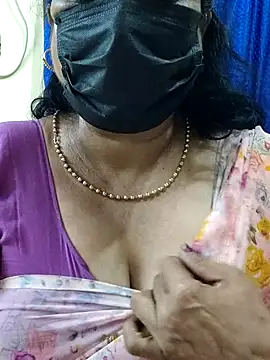 Snapshot of rekha_naier chatting on 10.12.25 rekha naier online show from 10.12.25