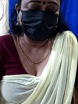 Snapshot of rekha_naier chatting on 12.02.25 rekha naier online show from 12.02.25