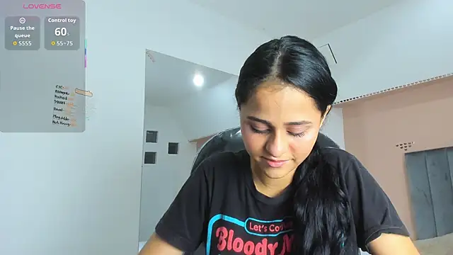 Snapshot of Giselle_Roldan chatting on 11.21.25 Giselle Roldan online show from 11.21.25