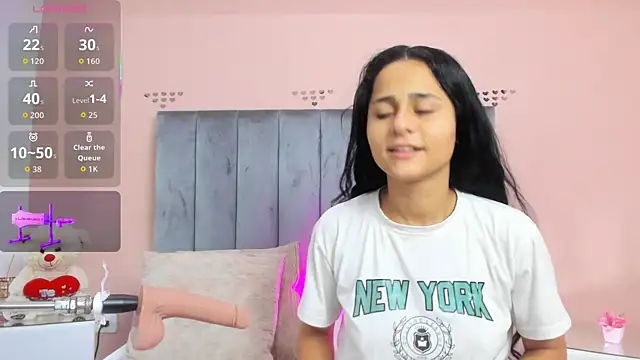 Snapshot of Giselle_Roldan chatting on 11.23.25 Giselle Roldan online show from 11.23.25