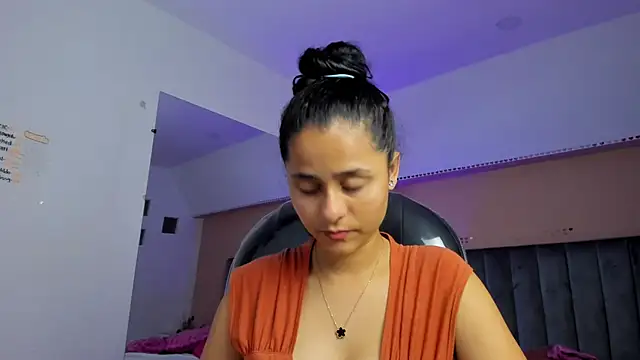 Giselle Roldan online show from 04.01.26