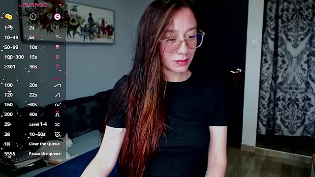 Snapshot of Nut_velvet chatting on 12.19.24 Nut velvet online show from 12.19.24