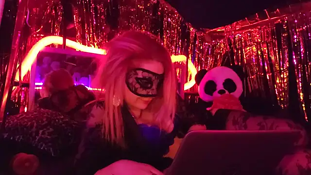 Snapshot of anonymouszN chatting on 01.07.25 anonymouszN online show from 01.07.25