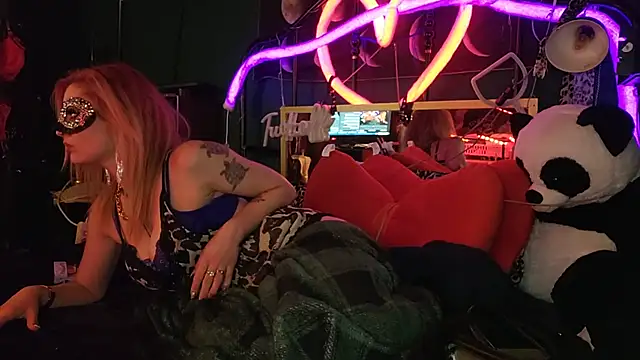 Snapshot of anonymouszN chatting on 02.17.25 anonymouszN online show from 02.17.25