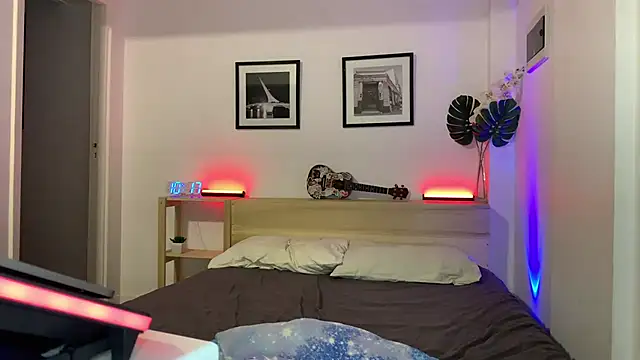 Snapshot of Den_BlueXx chatting on 01.28.25 Den BlueXx online show from 01.28.25