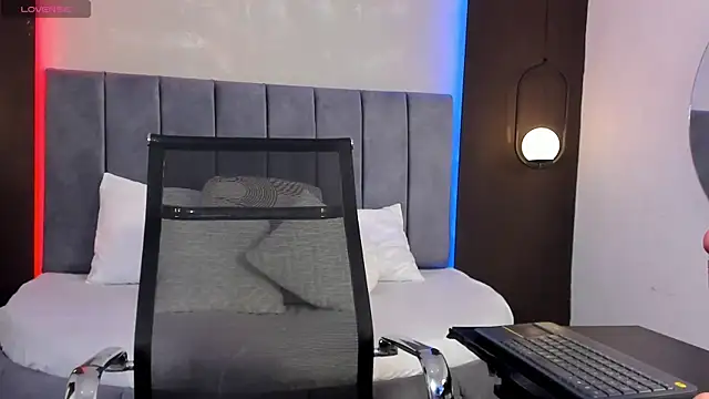 Snapshot of bella_gibson chatting on 02.16.25 bella gibson online show from 02.16.25